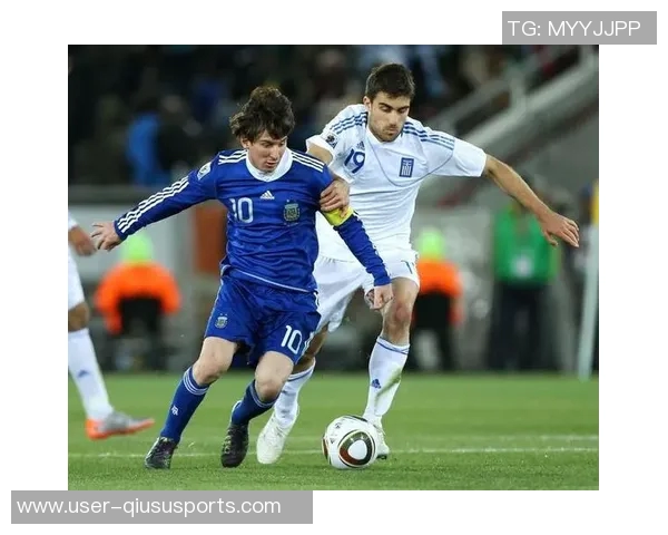 梅西分享佩戴阿根廷队长袖标的照片表达对国家和蓝白色的自豪感